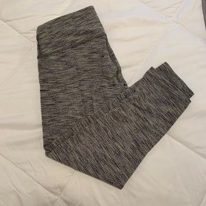 LULULEMON LEGGINGS SIZE 6